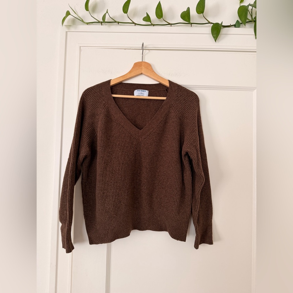 Old Navy Women's Dark Brown V-Neck Ribbed Sweater